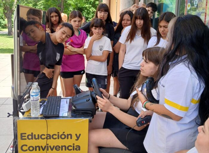 Chicos en una actividad de educación vial